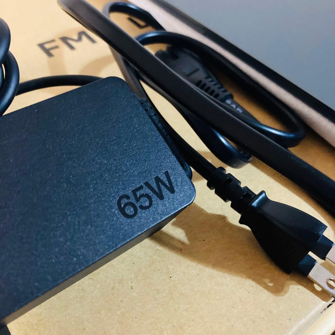 FMV 12世代 i5 1235U 16GB 500万画素カメラ 日本製 20万