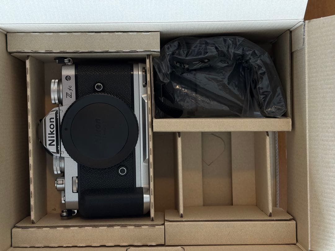 Nikon Z fc ミラーレス一眼 本体とオプションパーツ