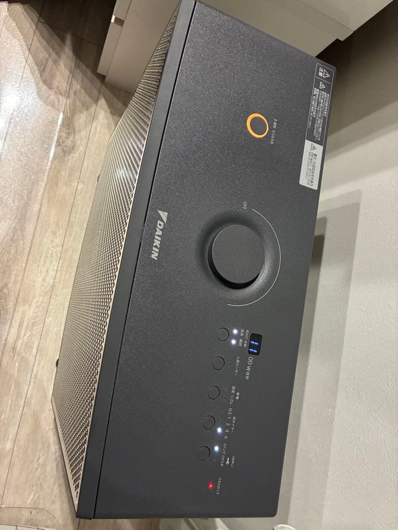 ダイキン　遠赤外線ハイブリッドファンヒーター