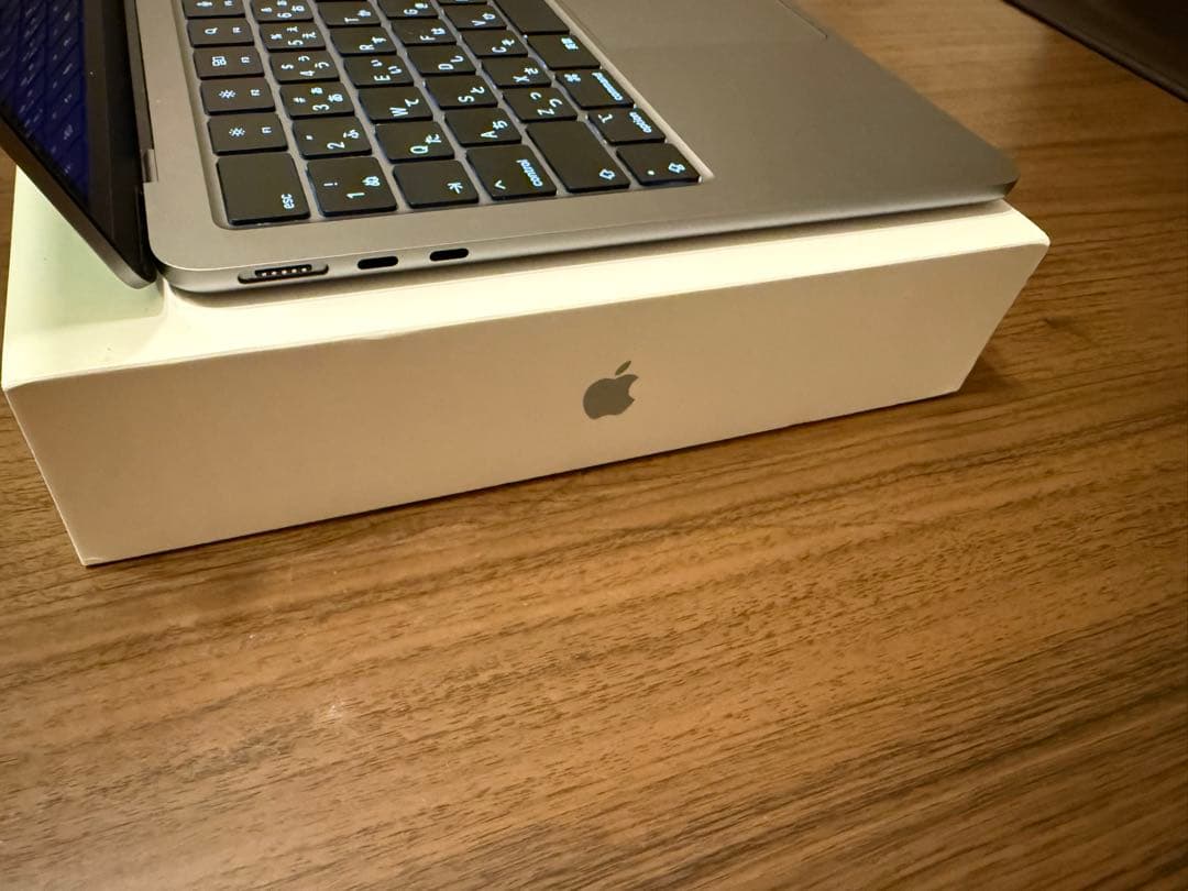 MacBook本体 MacBookAir/M2/13.6inch/8GB/SSD256GB