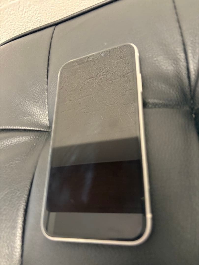 iPhone XR 64GB ホワイト au SIMロックあり 初期化済み