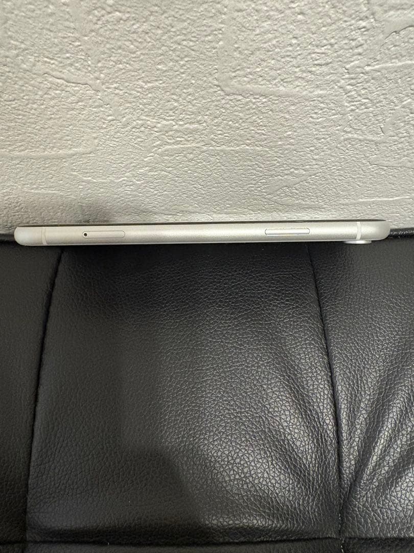 iPhone XR 64GB ホワイト au SIMロックあり 初期化済み