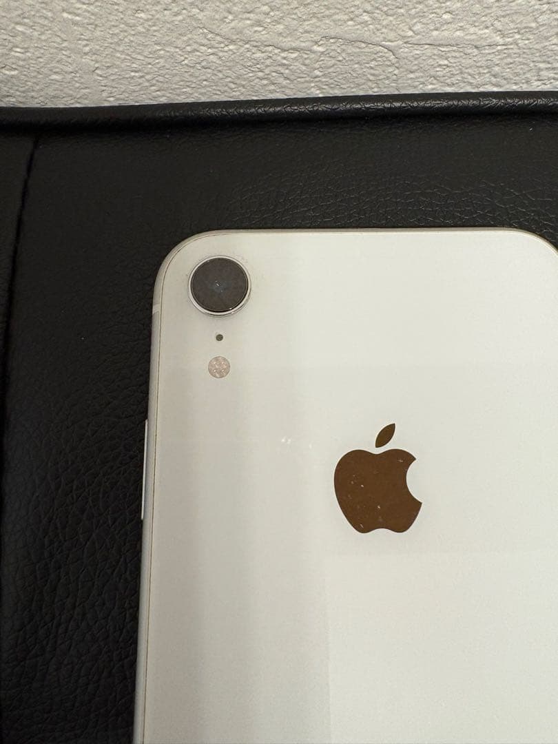 iPhone XR 64GB ホワイト au SIMロックあり 初期化済み