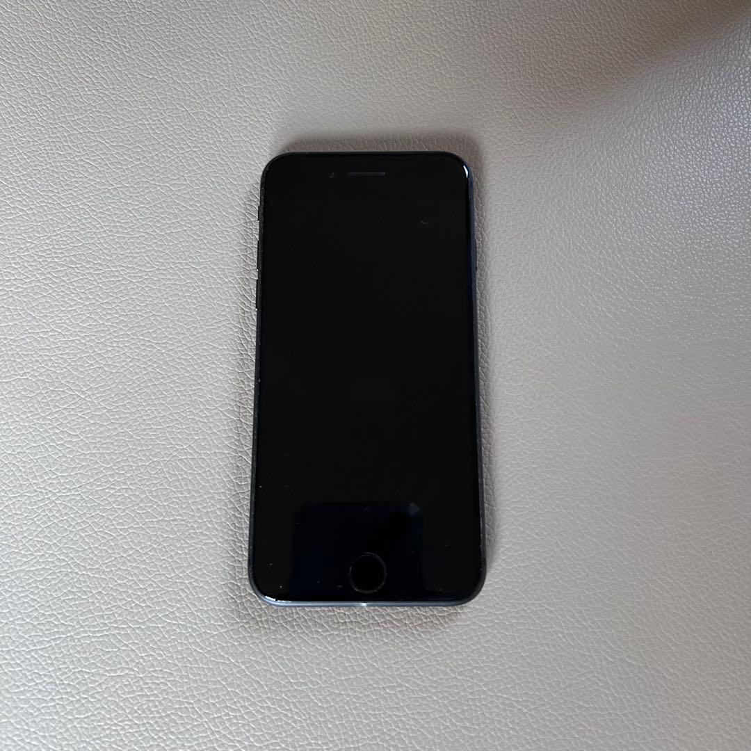 Apple iPhone 8 本体ブラック