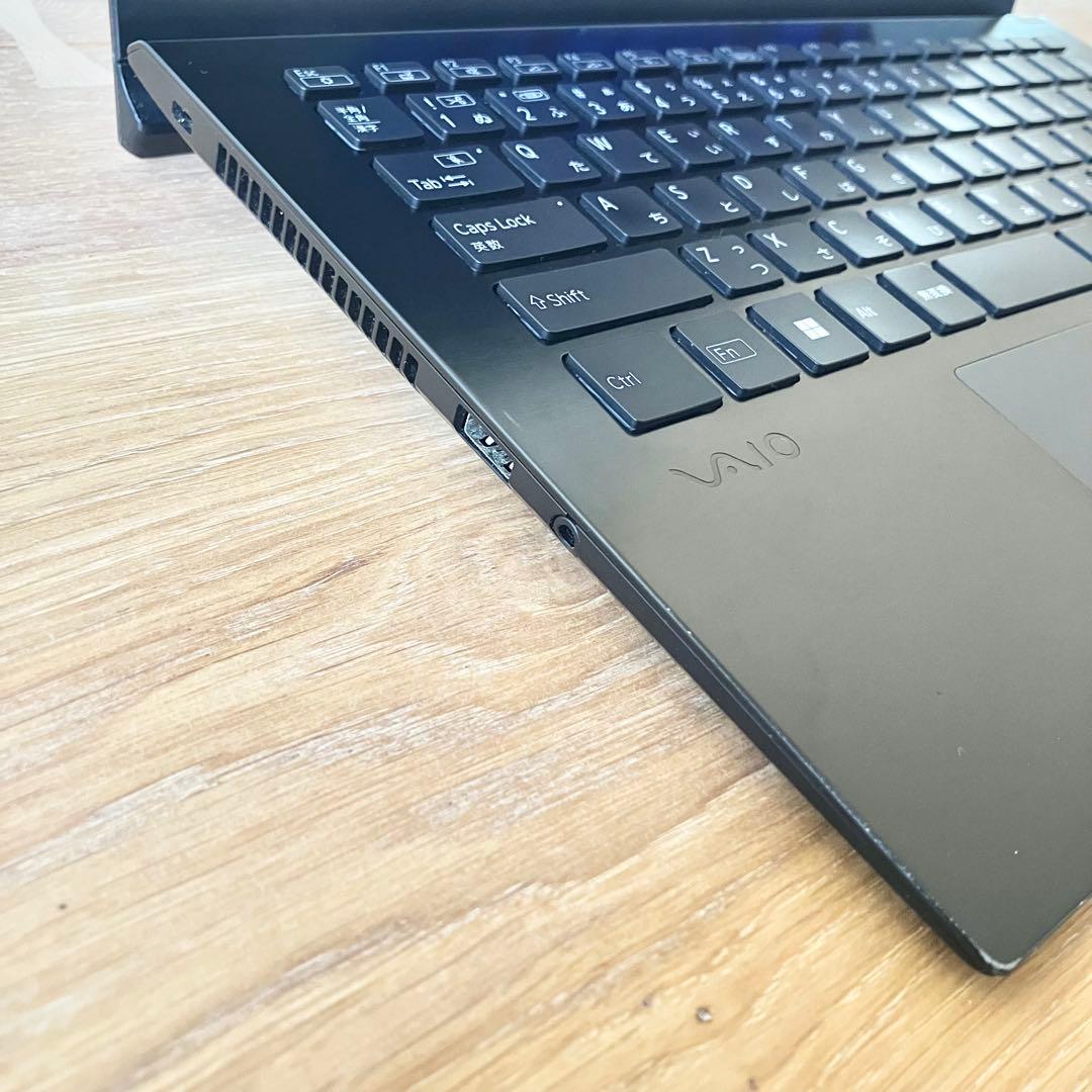 VAIO/16G/i7/SSD/カメラ/Win11pro/軽量/黒/ノートPC