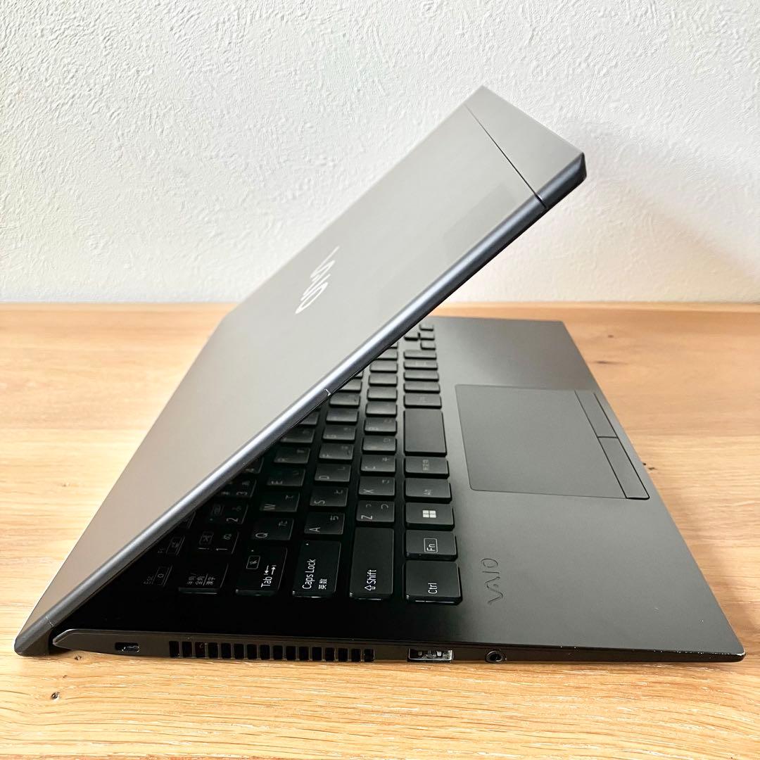 VAIO/16G/i7/SSD/カメラ/Win11pro/軽量/黒/ノートPC