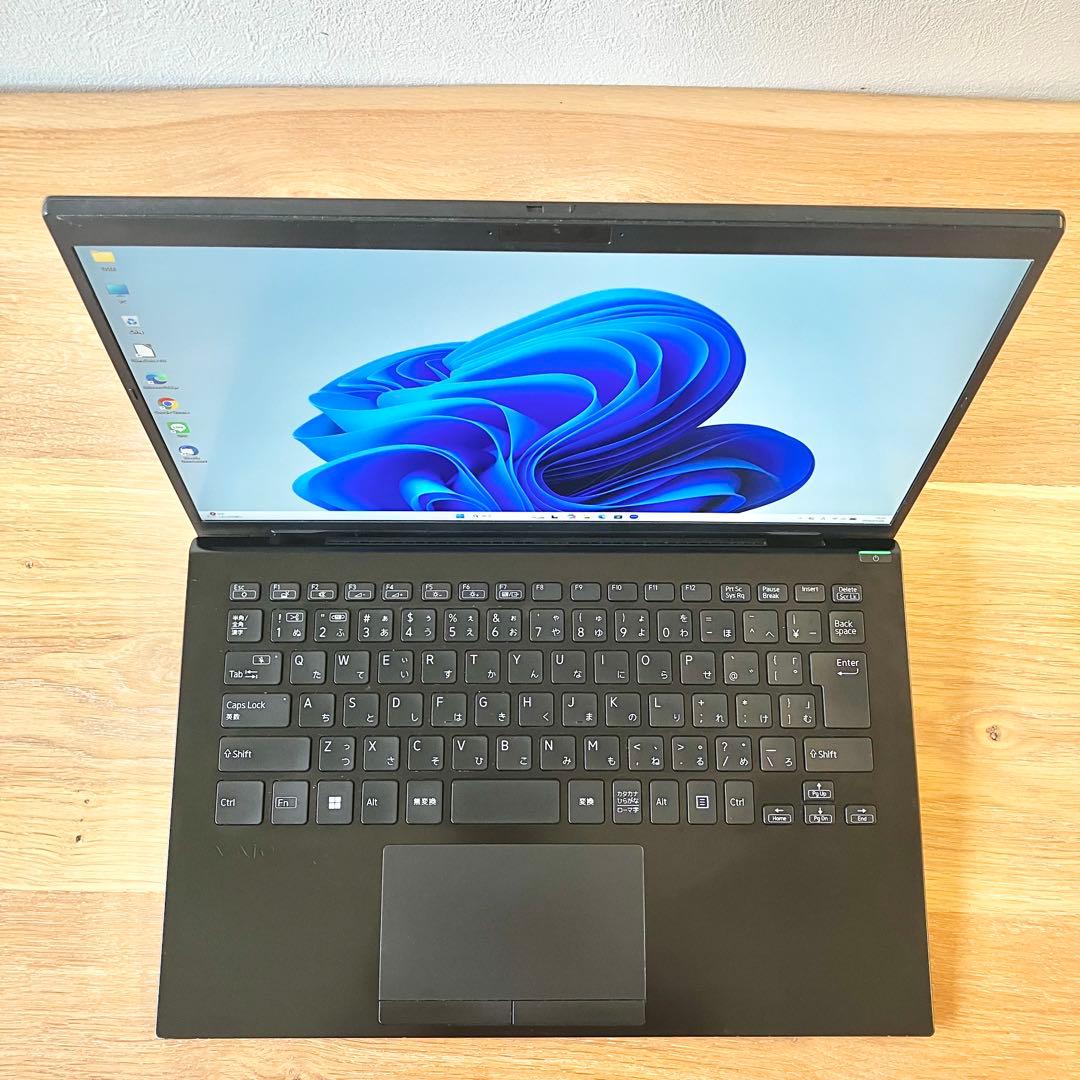 VAIO/16G/i7/SSD/カメラ/Win11pro/軽量/黒/ノートPC