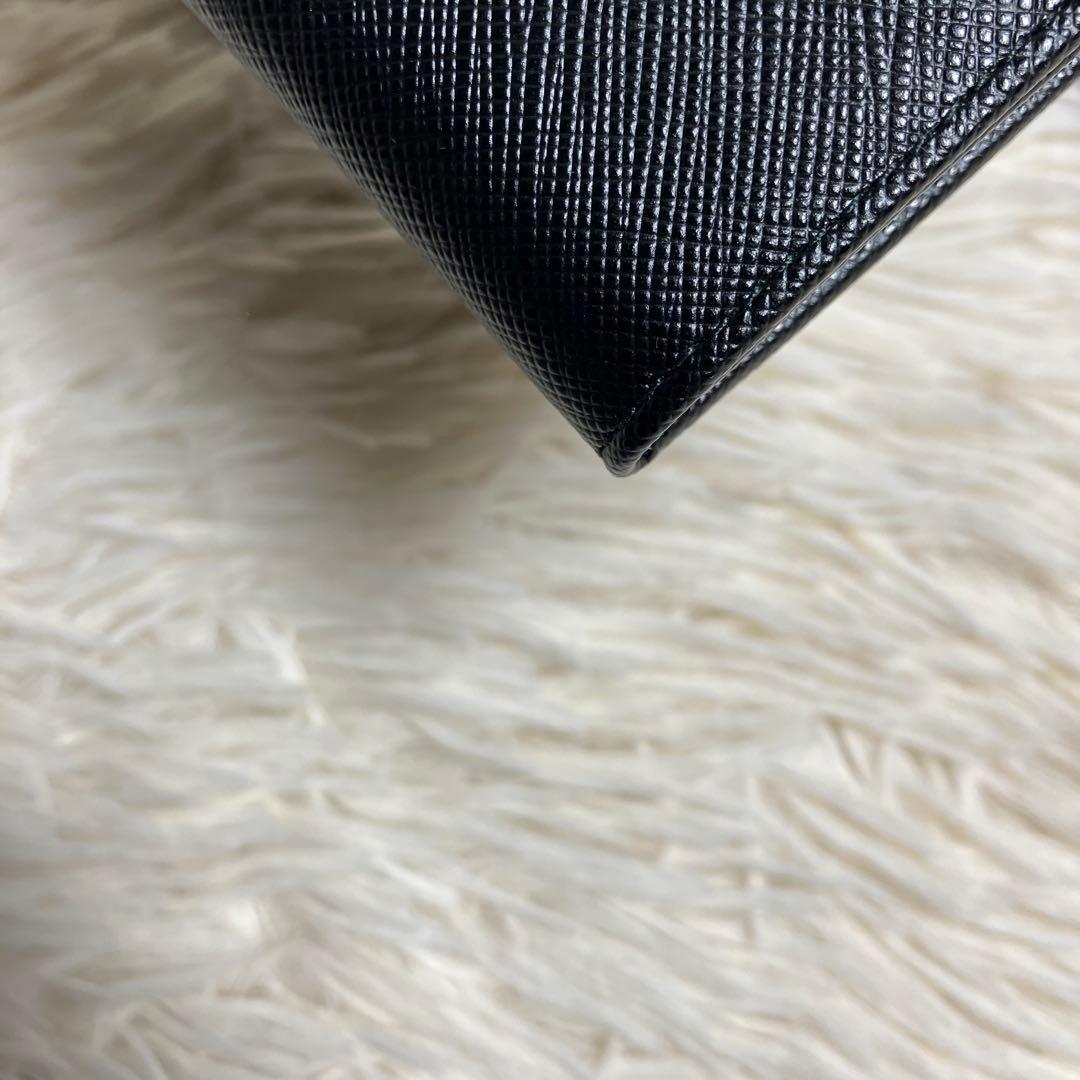 【未使用】 近年モデル プラダ メタルロゴ キーケース サフィアーノ 付属品完備