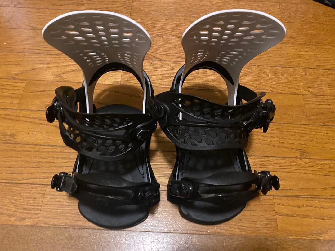 Mサイズ FLUX PR フラックス　バインディング ブラック/ホワイト