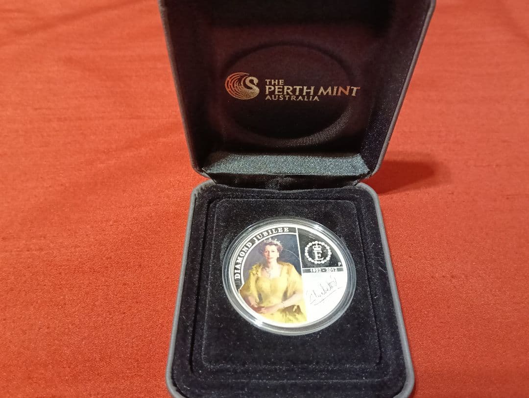 【超レア物】エリザベス女王陛下ダイヤモンド・ジュビリー　１オンス純銀99.9 ％