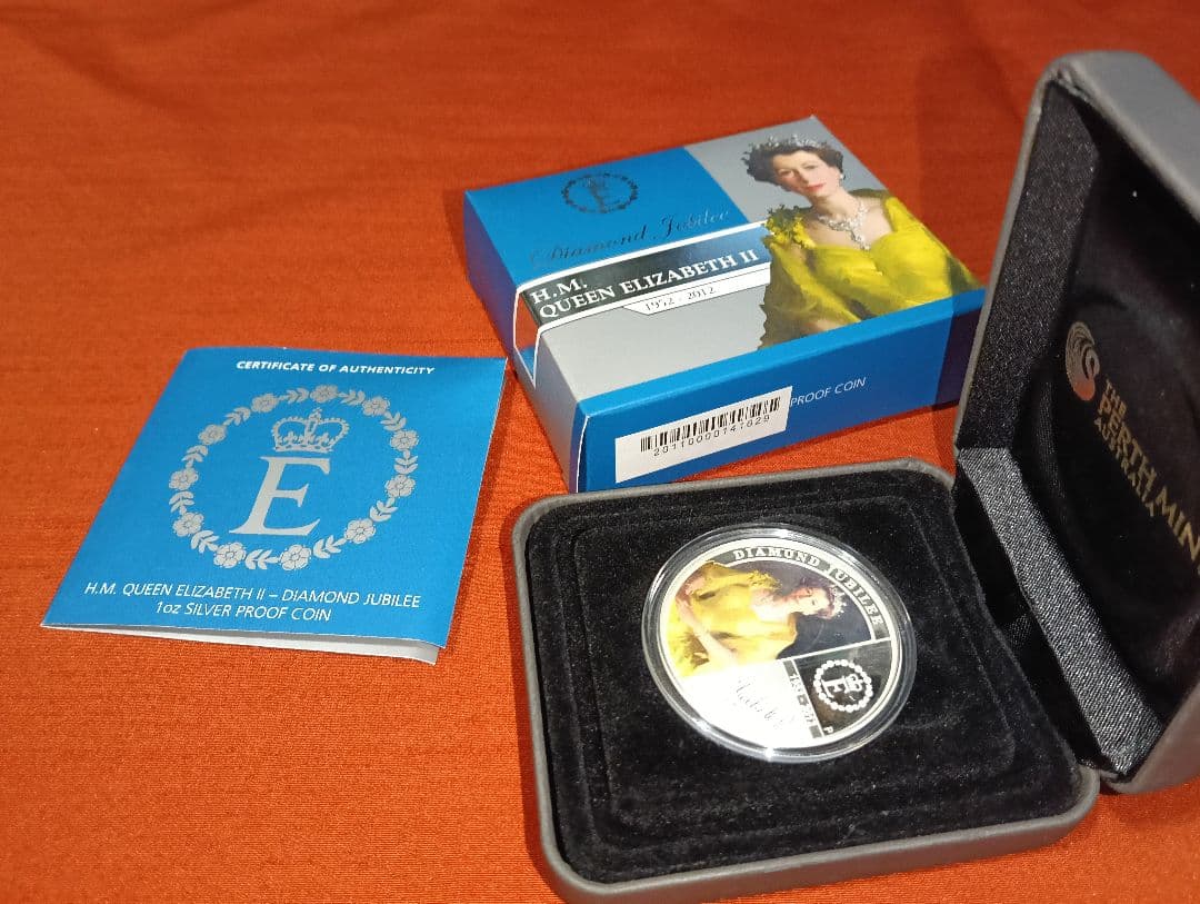 【超レア物】エリザベス女王陛下ダイヤモンド・ジュビリー　１オンス純銀99.9 ％
