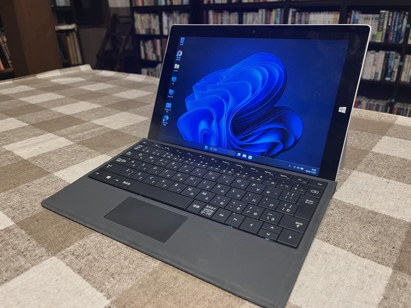 【中古】Surface3　TINY11（25H2）インストール済み　充電OK