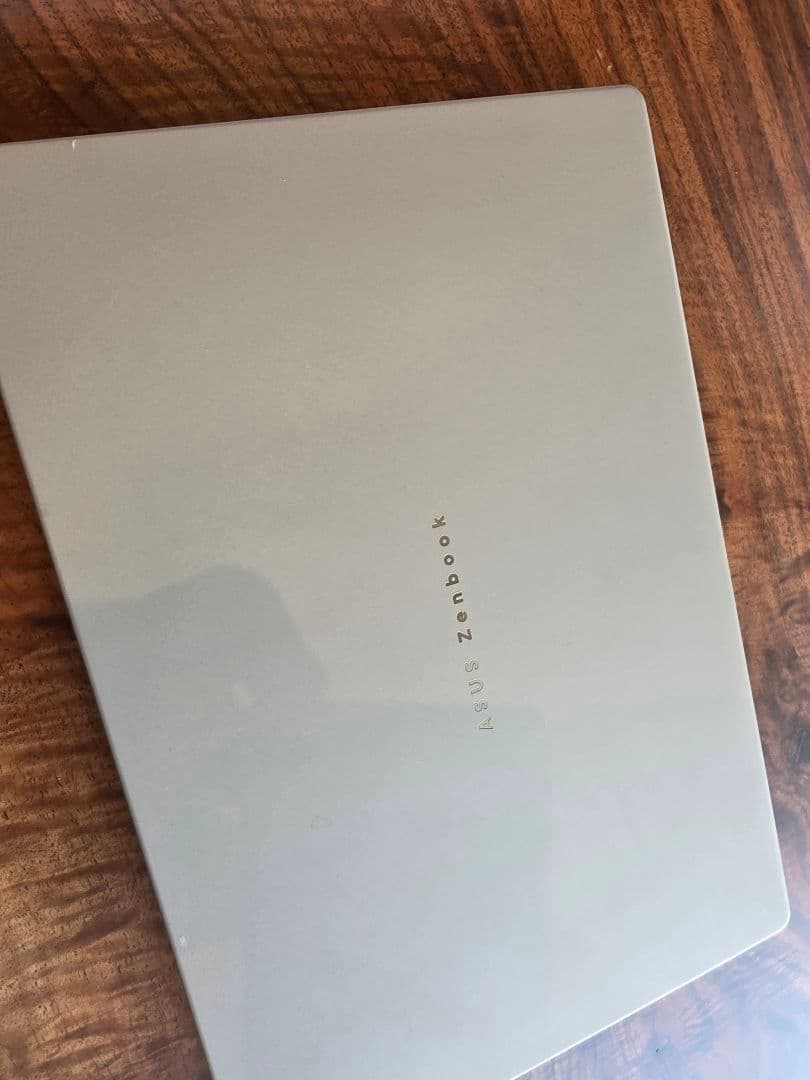 ASUS Zenbook HDMI端子付きノートPC ほぼ新品　25万円→格安！