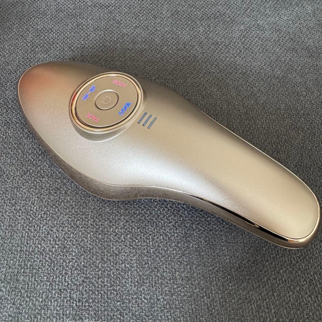 ME ラボンエクラ IKKOさん 美顔器