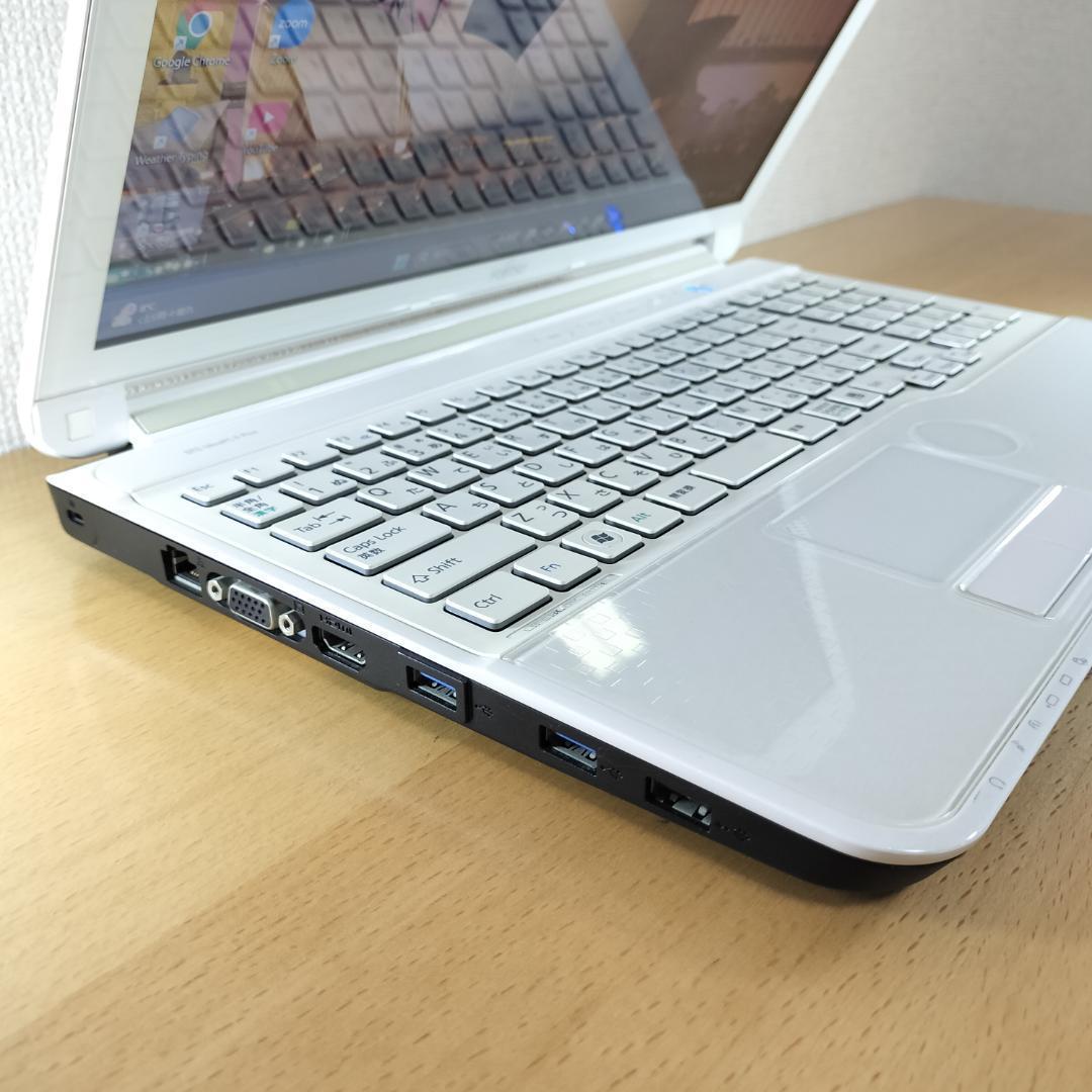 富士通 ノートパソコン Corei7 Windows11 SSD メモリ16GB