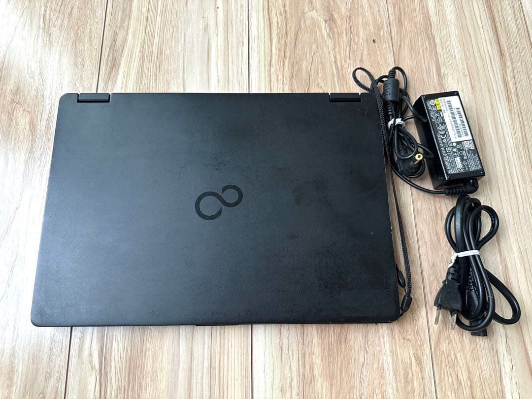 薄型タブレットPC 富士通 R727 i7第7世代Win11/office21付