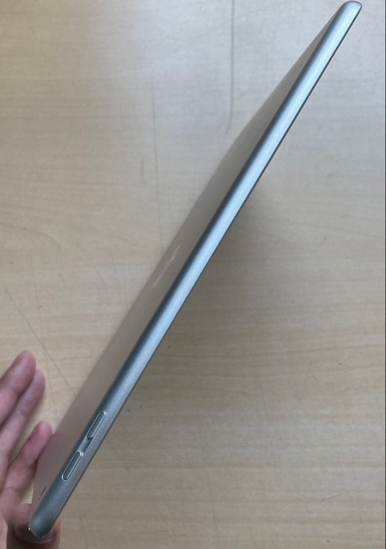 iPad 第6世代　A1893　Wi-Fiモデル　シルバー　32GB 美品　#1