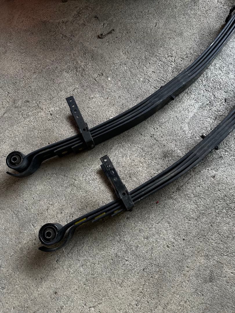 200系　ハイエース　純正ワゴンリーフスプリング　4枚リーフ　２本セット