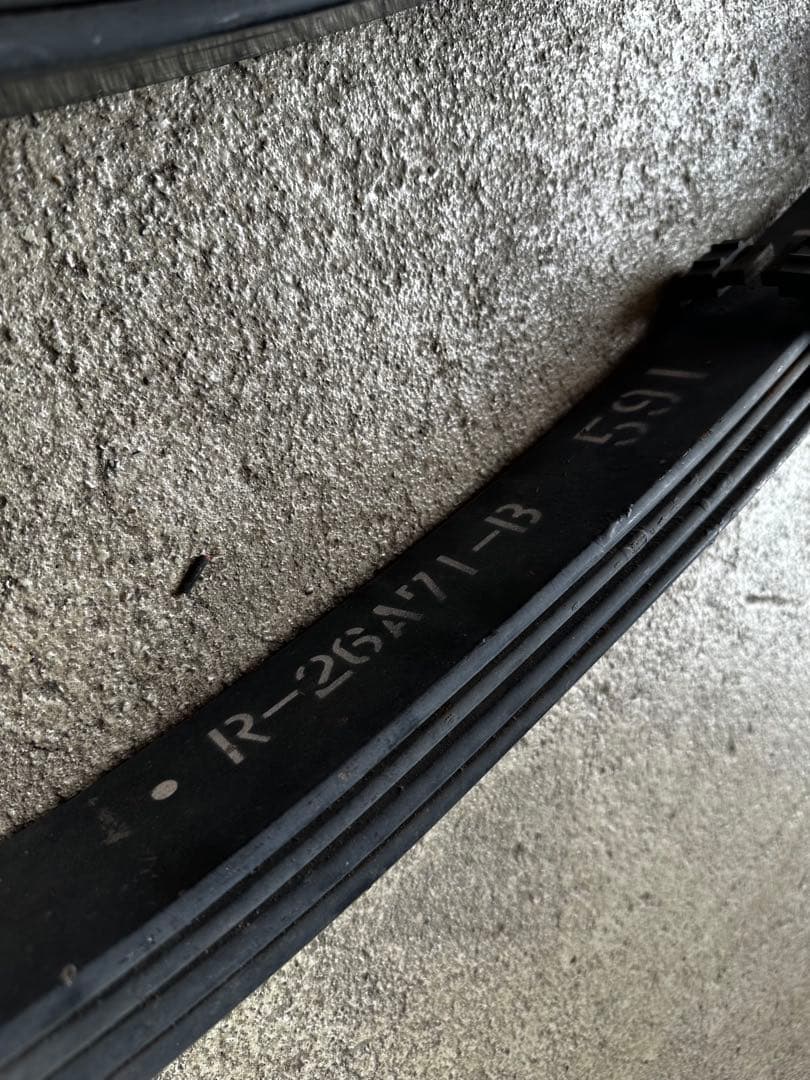 200系　ハイエース　純正ワゴンリーフスプリング　4枚リーフ　２本セット