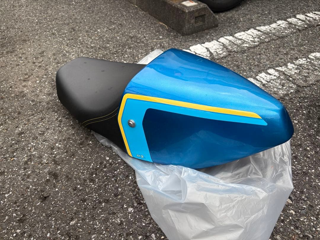 S2シングルシートカウル付きシート xsr900 '22〜