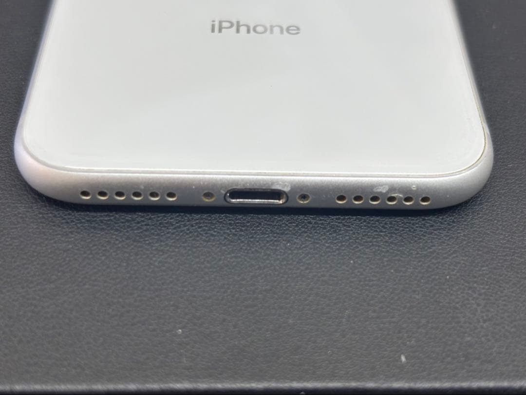 iPhone8 64GB Apple SIMロック解除済 SIMフリー シルバー