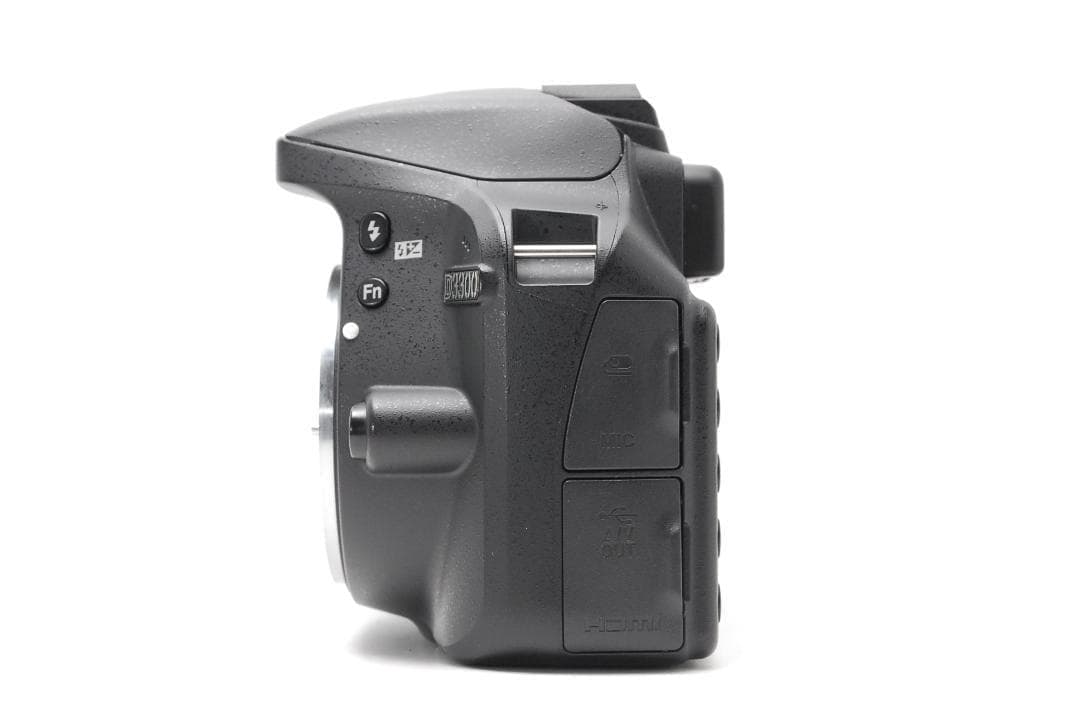 【使用感極少　美品】Nikon D3300　スマホ転送　2416万画素の高画質機