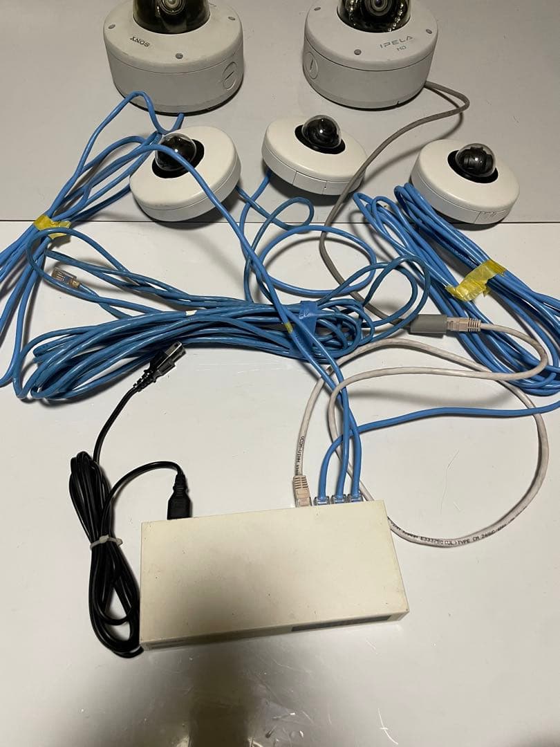 ソニーとキヤノンのドームカメラ