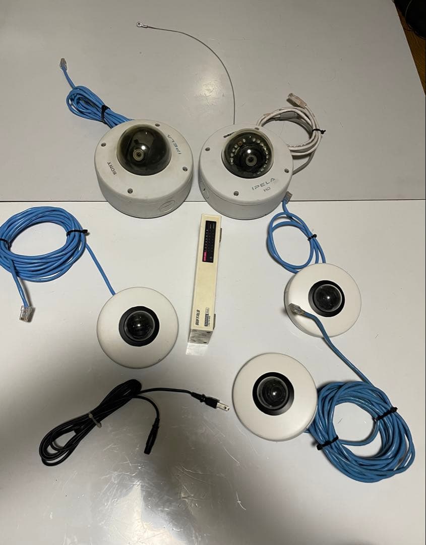 ソニーとキヤノンのドームカメラ