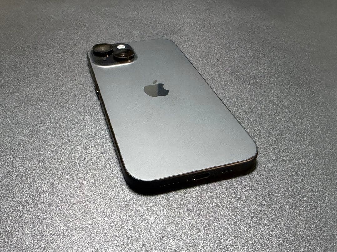 Apple iPhone 15 256GB ブラック　本体　超美品　保証付