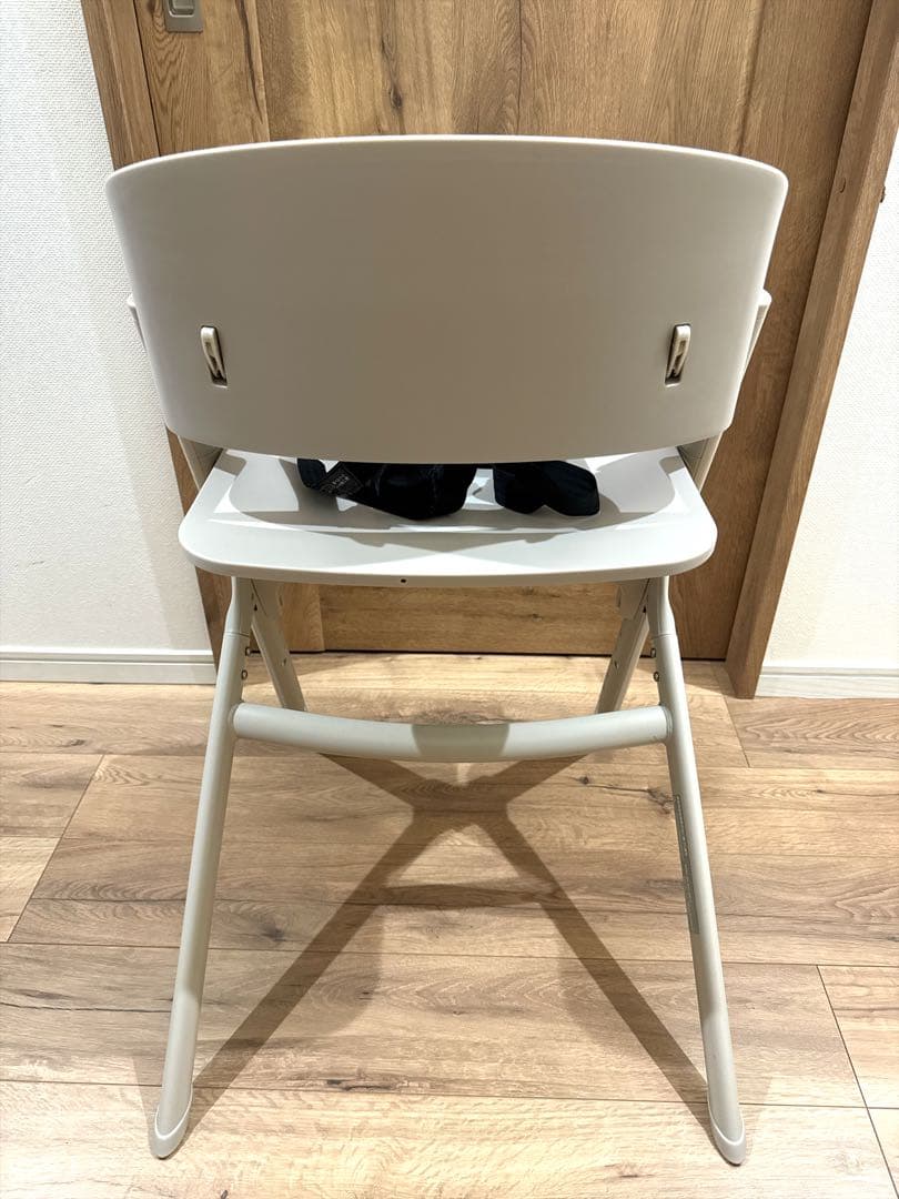 人気色✨ヤトミ NOVUS ノウス ベビーハイチェア グレージュ 付属品あり