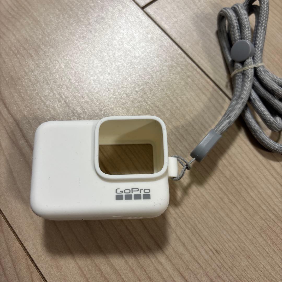 GoPro 7 カメラ 本体+ハンドグリップ+スリーブ+ランヤード