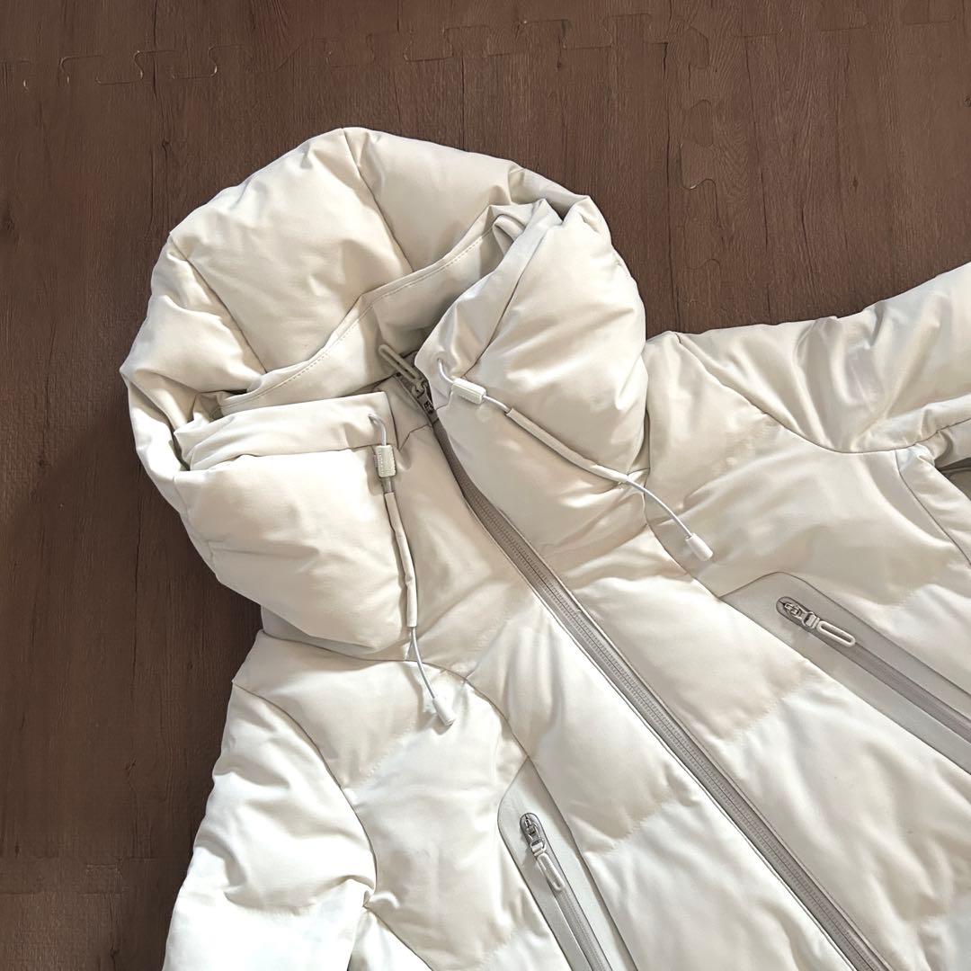 【専用】デサントオルテライン　水沢ダウン　S　マウンテニア　白　ホワイト