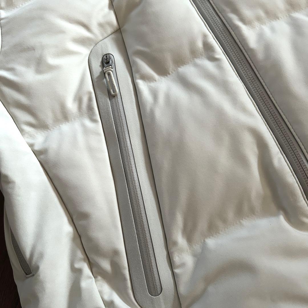 【専用】デサントオルテライン　水沢ダウン　S　マウンテニア　白　ホワイト