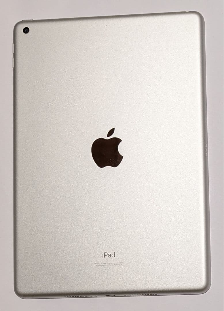 あ*ま様 iPad 9世代 本体 シルバー 純正充電器付き