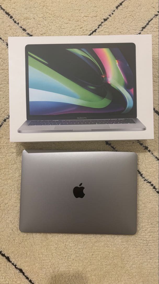 【美品】MacBook Pro 2022 M2 USキー スペースグレー