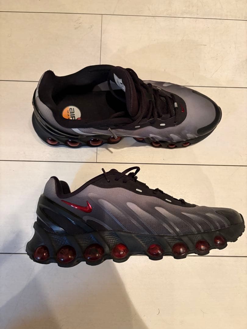 NIKE AirMax DN8 ブラックジムレッド