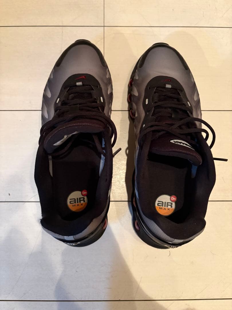 NIKE AirMax DN8 ブラックジムレッド