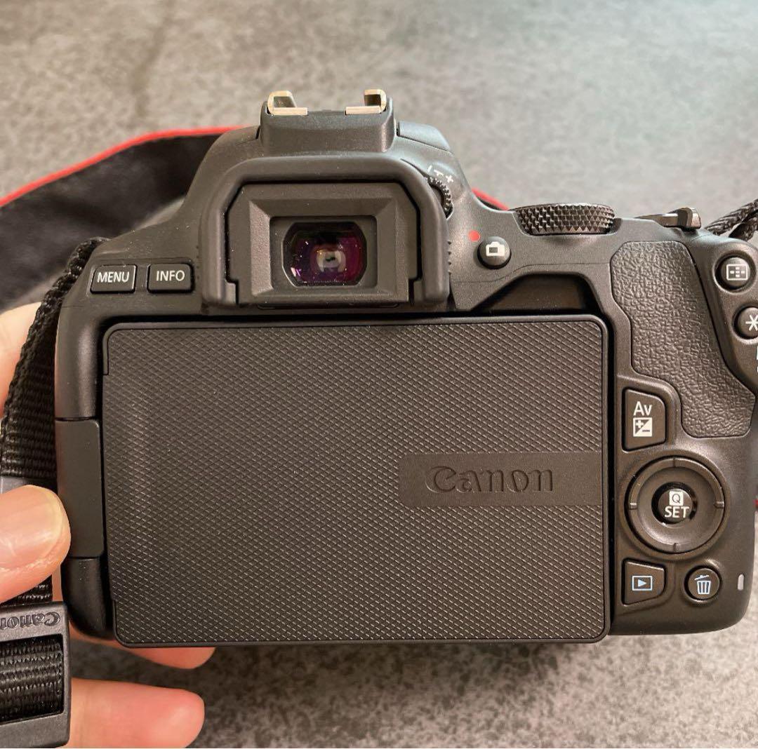 美品 Canon EOS KISS X10 Wズームキット