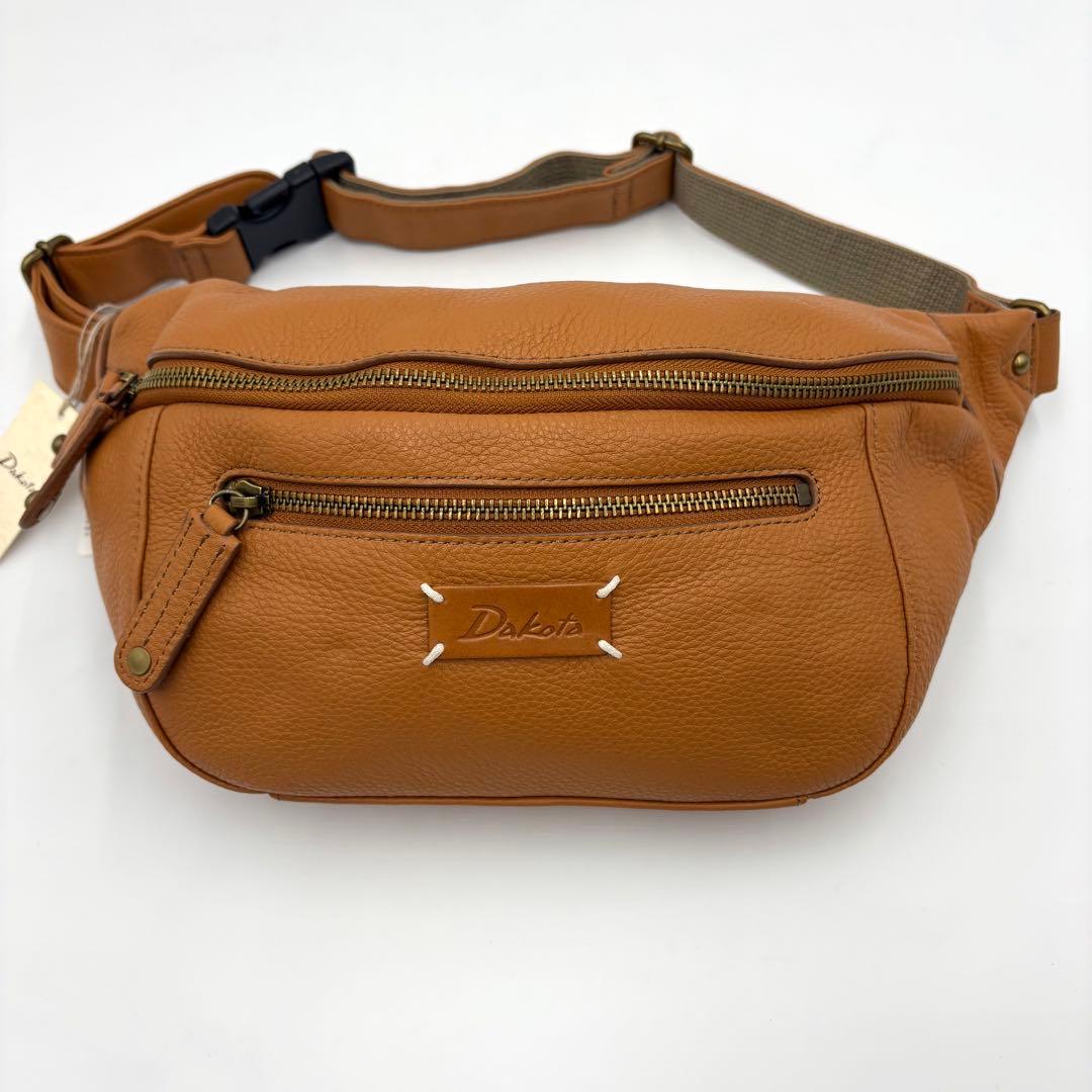 新品未使用タグ付き✨Dakota ダコタ　レザー　ボディバッグ　ポーチ
