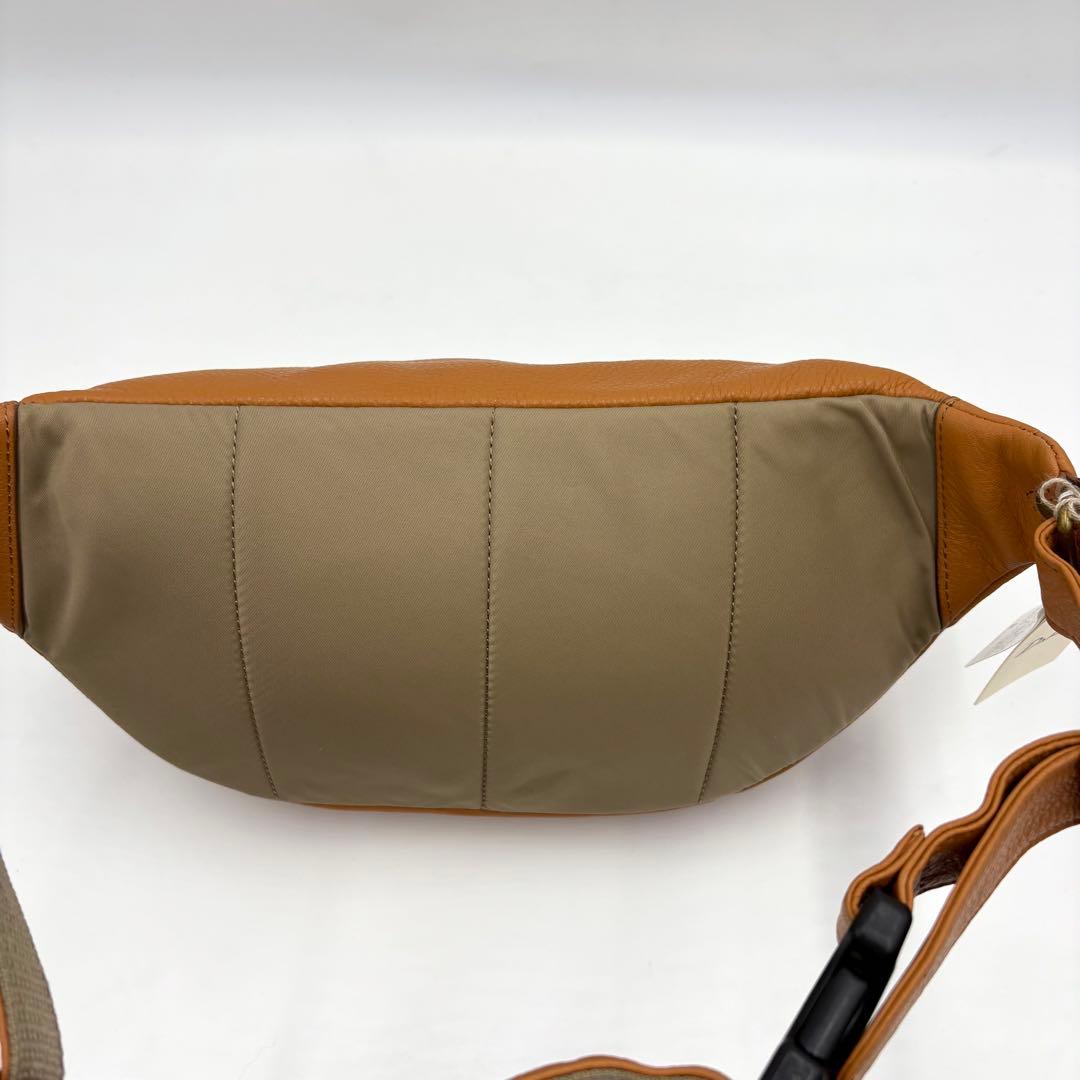 新品未使用タグ付き✨Dakota ダコタ　レザー　ボディバッグ　ポーチ