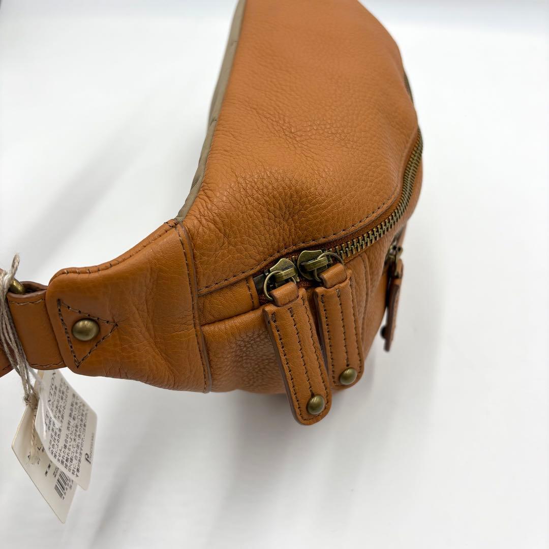 新品未使用タグ付き✨Dakota ダコタ　レザー　ボディバッグ　ポーチ