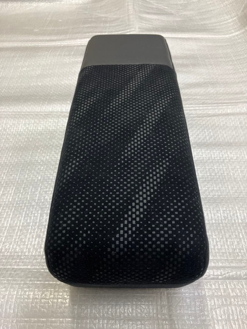 ♦︎ダイハツ★タントカスタムLA600S★純正アームレストレザー★