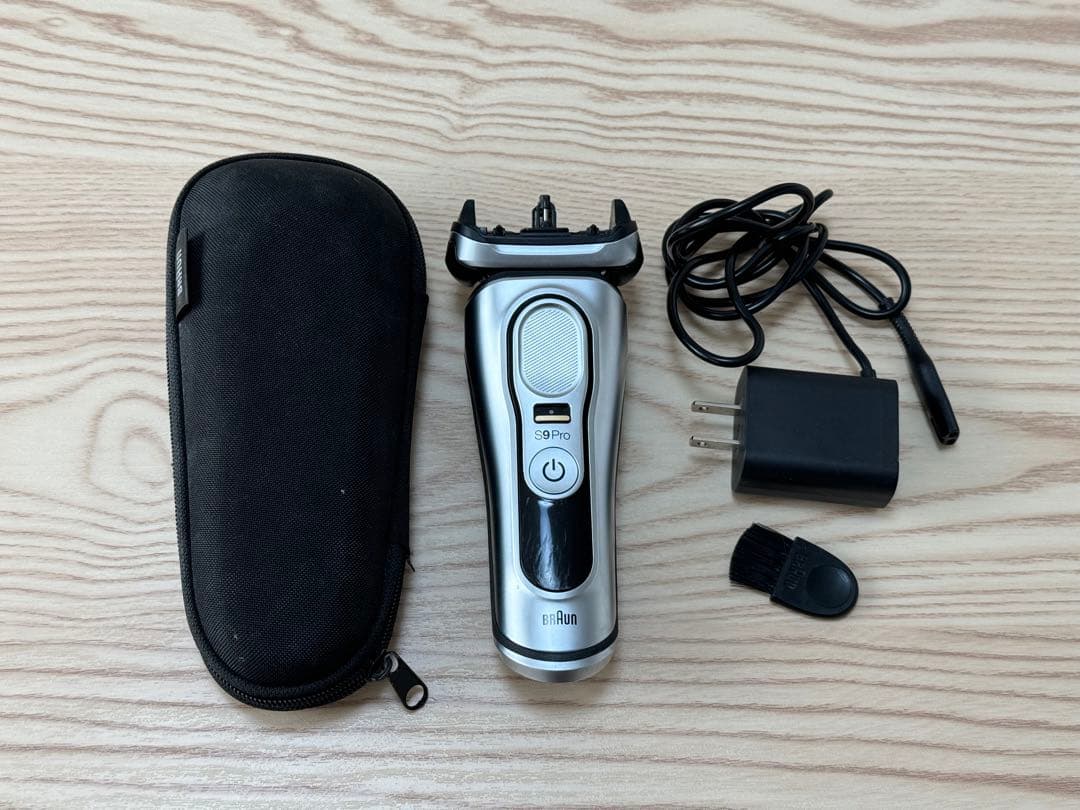 BRAUN S9pro メンズ　電気シェーバー　髭剃り
