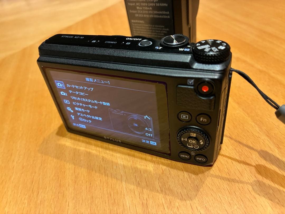 OLYMPUS Stylus コンパクトデジタルカメラ XZ-10