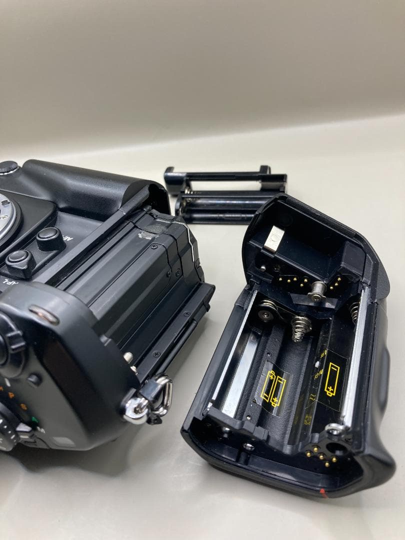 Nikon F4S + MF-22 データバック + SB-22 スピードライト