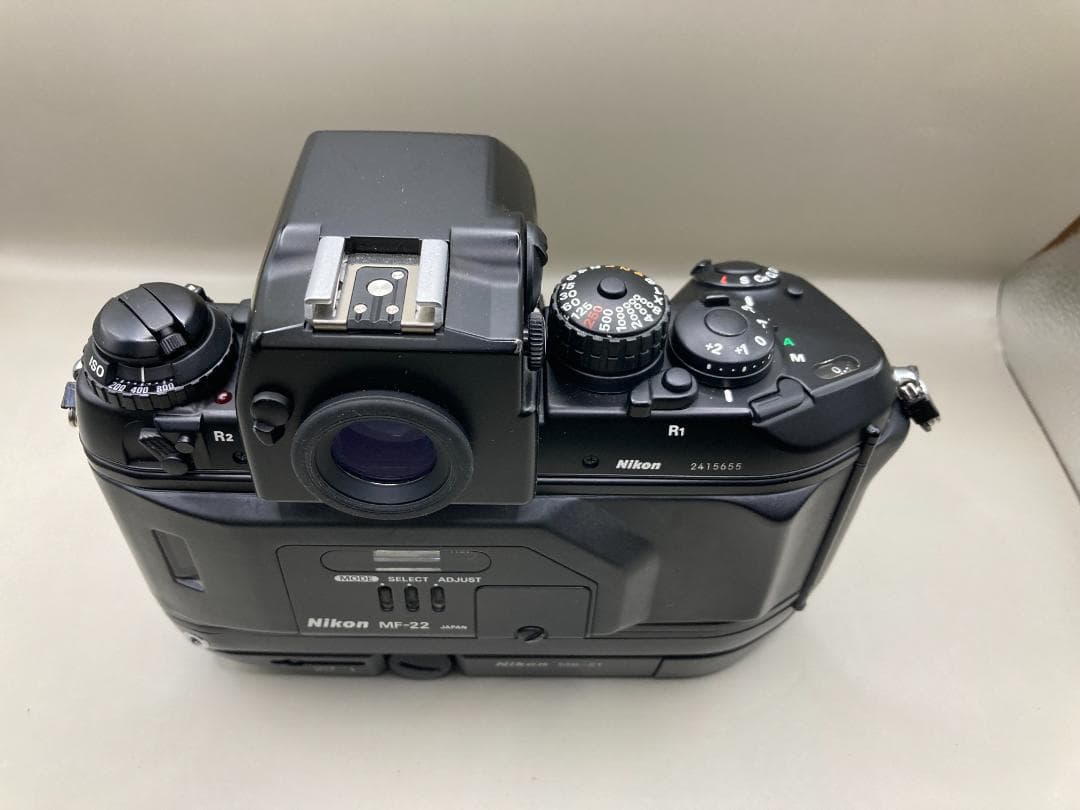 Nikon F4S + MF-22 データバック + SB-22 スピードライト