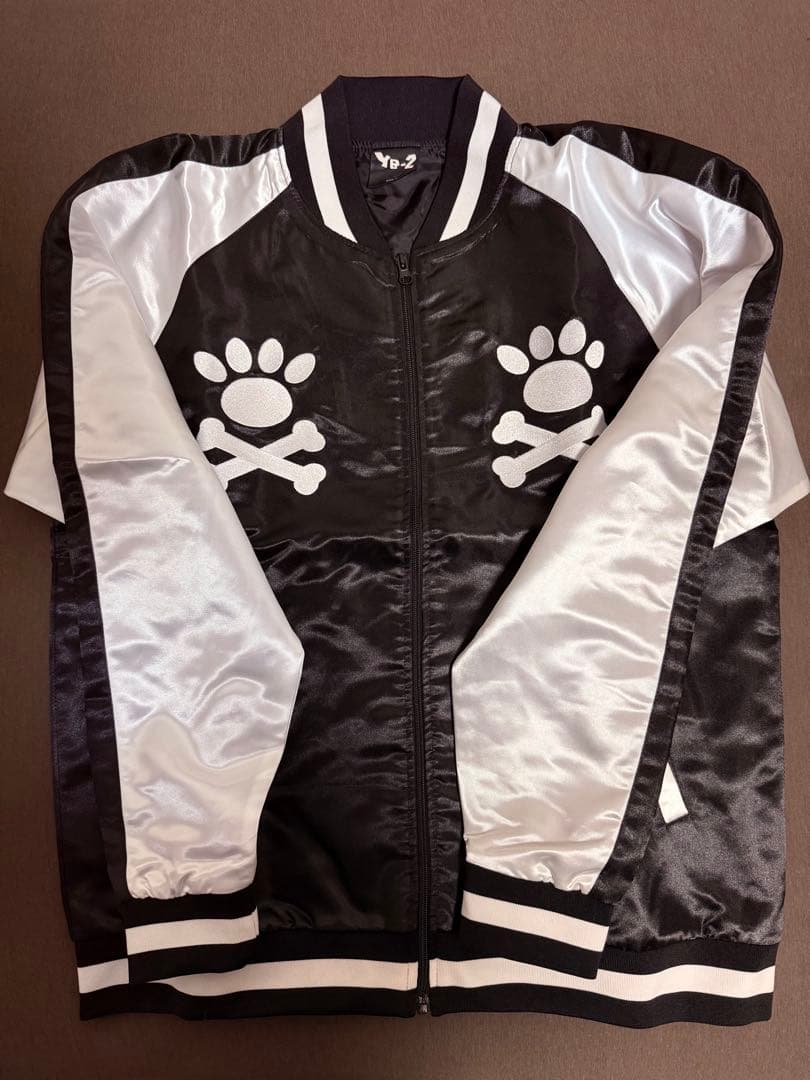 戌神ころね 活動5周年記念　ころねが着ているスカジャン