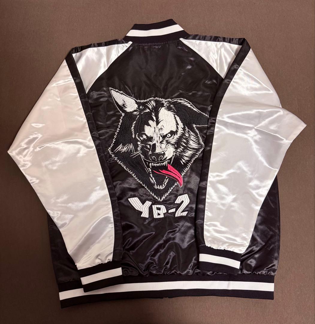 戌神ころね 活動5周年記念　ころねが着ているスカジャン