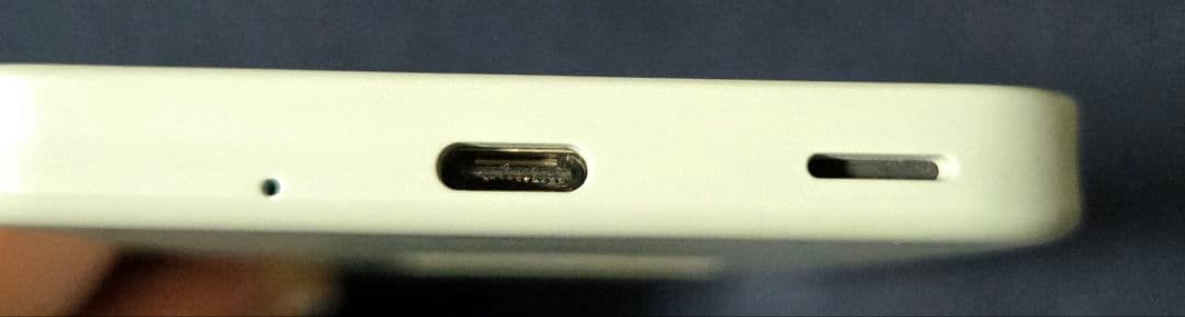 AQUOSWish3ドコモ版SIMフリー【初期化済】