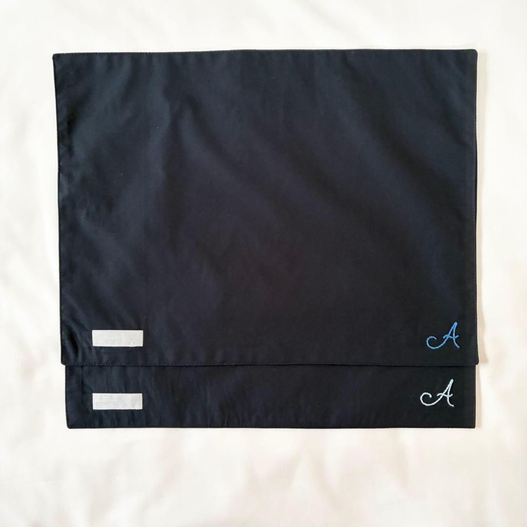 n＊　手刺繍　水筒入れ　肩紐カバー　ランチマット　携帯ケース　【1/2】